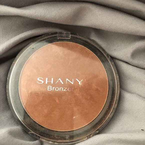 Bronzer - Picture 1 of 2